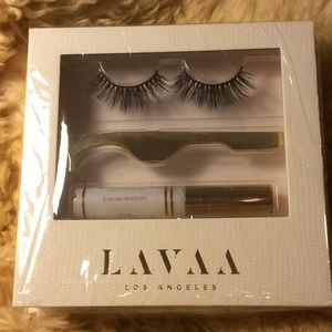 Lavaa lashes flirty lash set